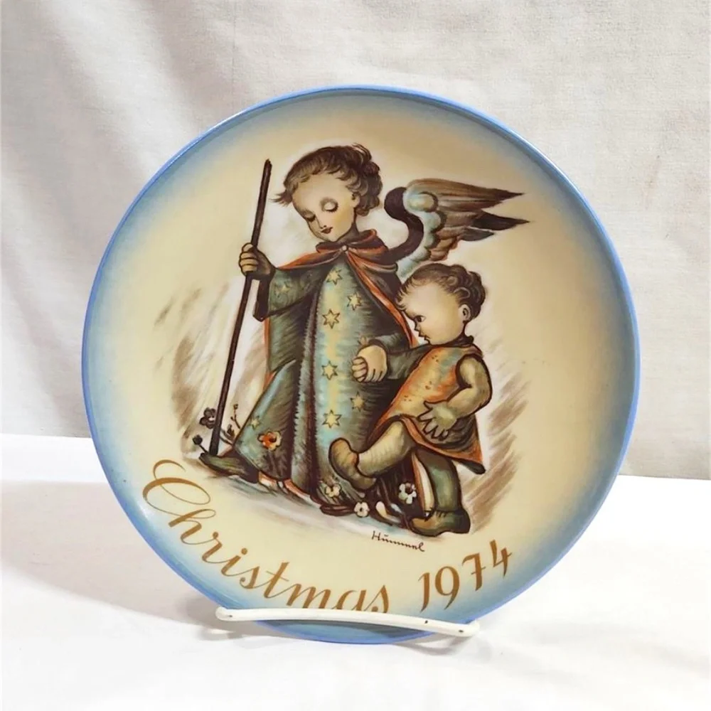 Vintage Hummel Christmas Plate (1974)